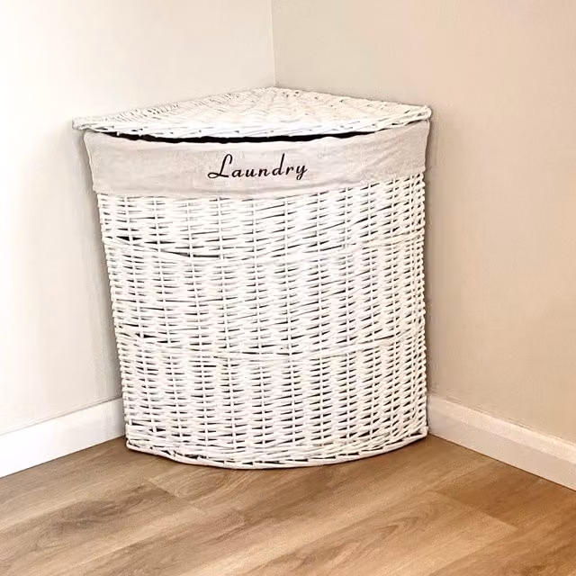 Topfurshing White Corner Wicker Laundry Basket Hamper with Lid and Removable Cotton Lining, Width: 38 cm