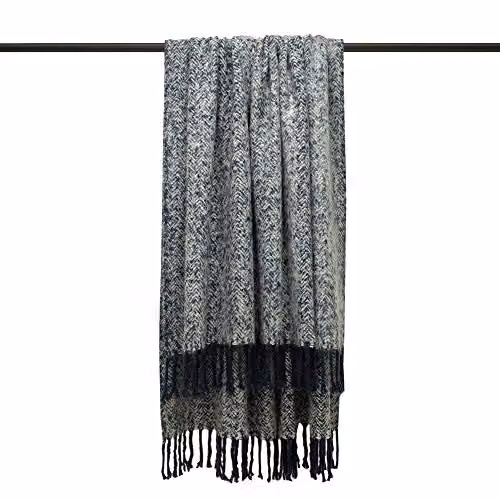 Furn Weaver Woven Geometric Herringbone Throw in Blue, W/D/H: 130 x 180 cm