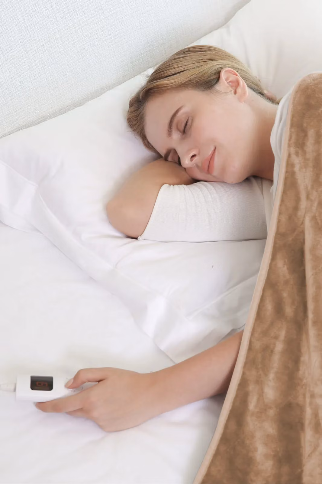 Ezysleep Cosy Heated Fleece Over Throw Blanket with Adjustable Control in Beige – 3