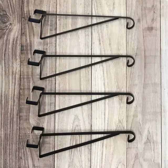 Havendro 4-Pack Metal Hanging Basket Bracket Hooks in Black for Concrete Gardens – 1