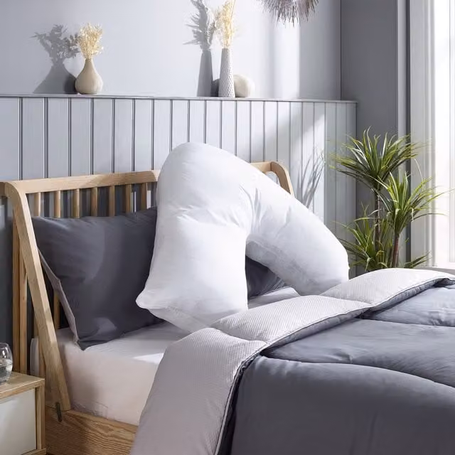 Slumberdown White V Shape Wedge Pillow with Allergy Friendly Hollow Fibre Filling