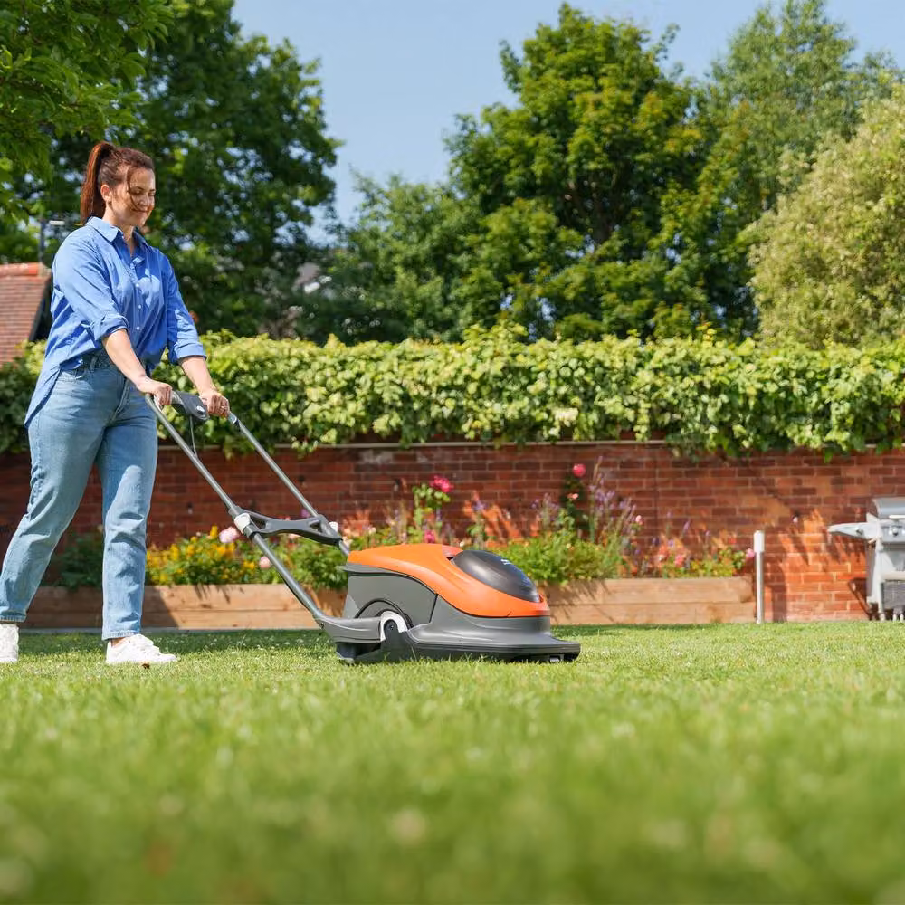 Flymo EasiHover 300 36V Cordless Hover Lawnmower in Orange with Rechargeable Battery and Collection Bag – 4