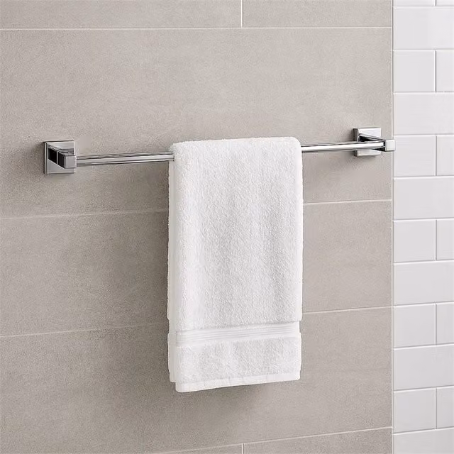 Havendro Single Wall Mounted Metal Bathroom Towel Rail in Silver, W: 60 cm, H: 45 cm, D: 45 cm