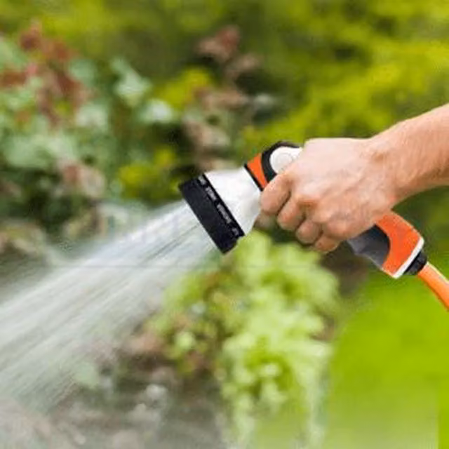 Garden Mile Orange and Black Garden Spray Nozzle and Lance with 3/4 inch Taps, W: 16 cm, D: 6 cm