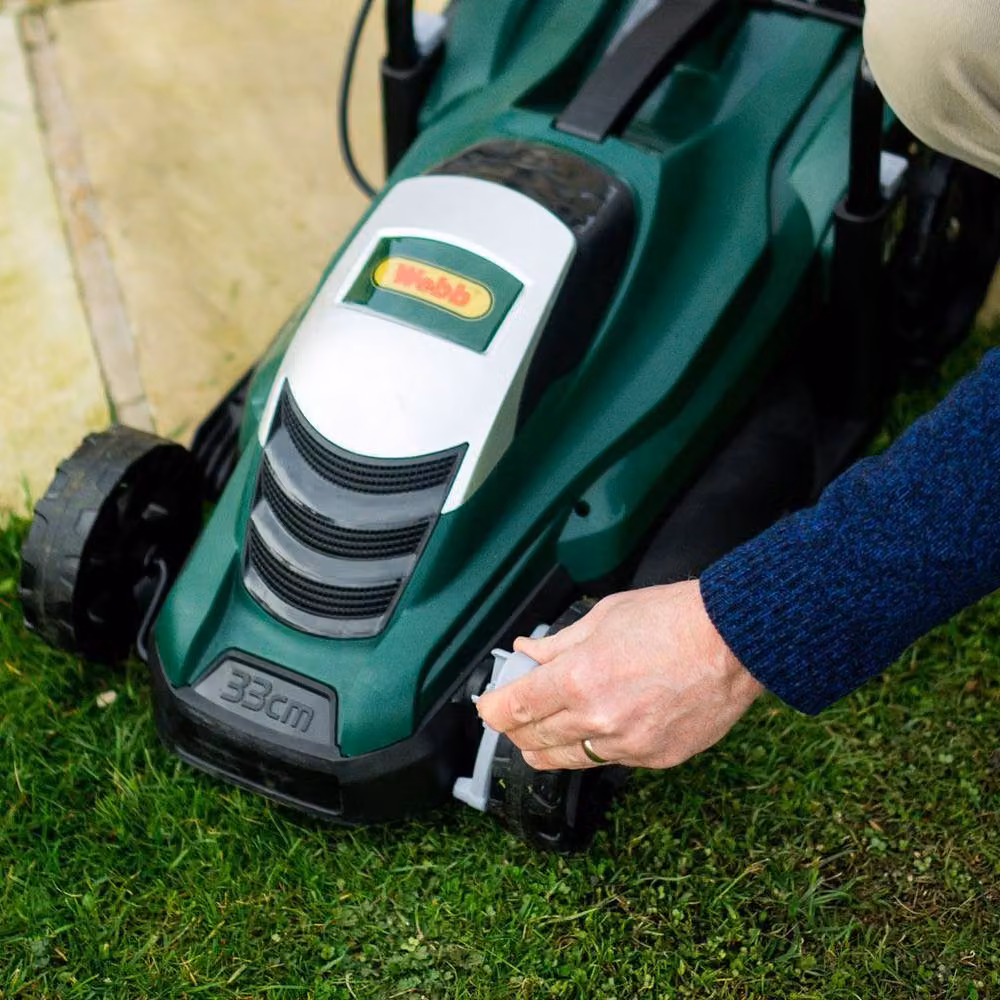 Webb Classic 1300W Electric Rotary Lawn Mower in Green with Collection Bag – 6