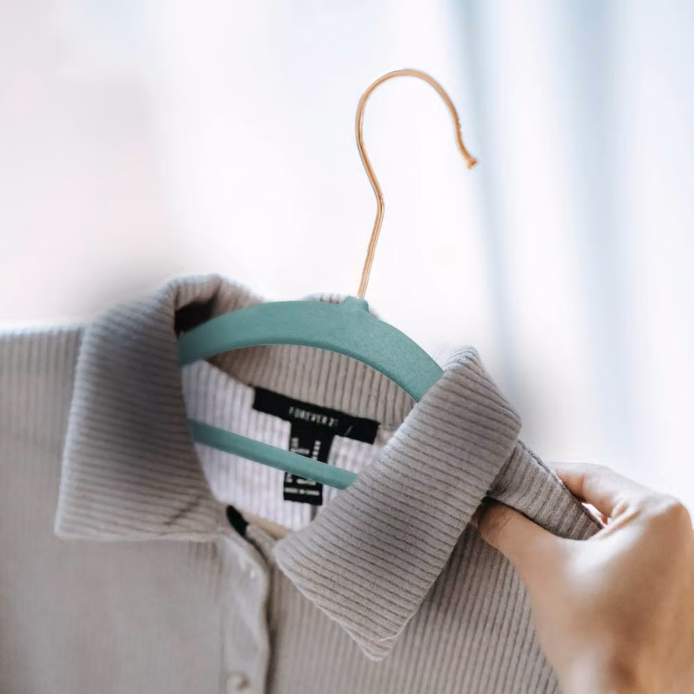 Keplin Non-Slip Velvet Flocked Clothes Hangers with Tie Bar, Green, 20 Pack – 7