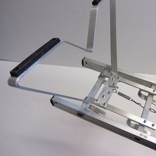 NESTLUNE Universal V-Shaped Aluminium Ladder Stand-Off in Silver W/D/H: 100 x 100 x 100 cm – 1