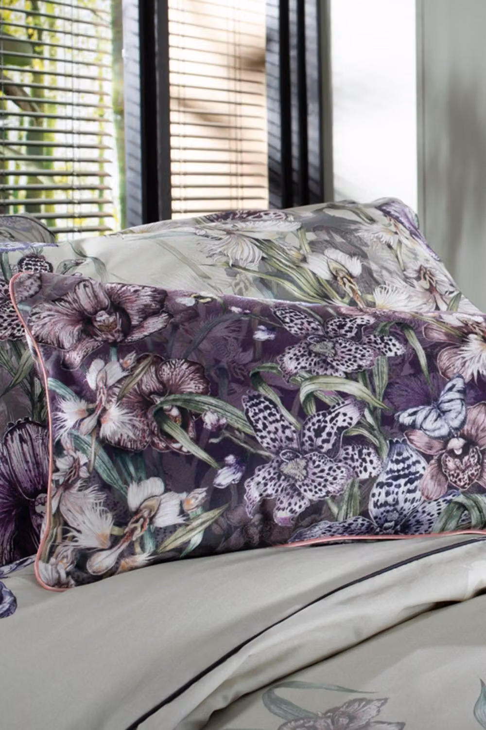 House of Norris Orchid Garden Floral Cotton Duvet Cover and Decorative Cushion Set, Multicolour, W: 140 cm, L: 200 cm – 2