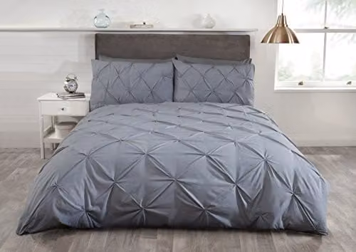 Rapport Home Pintuck Balmoral Duvet Cover and Pillowcase Set in Silver and Green, W/D/H: 135 x 200 cm