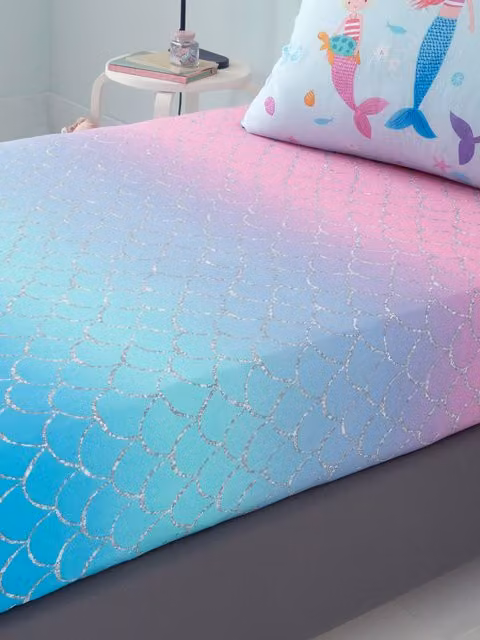 Catherine Lansfield Mermaid Pink Polycotton Fitted Sheet, W/D/H: 140 x 200 cm