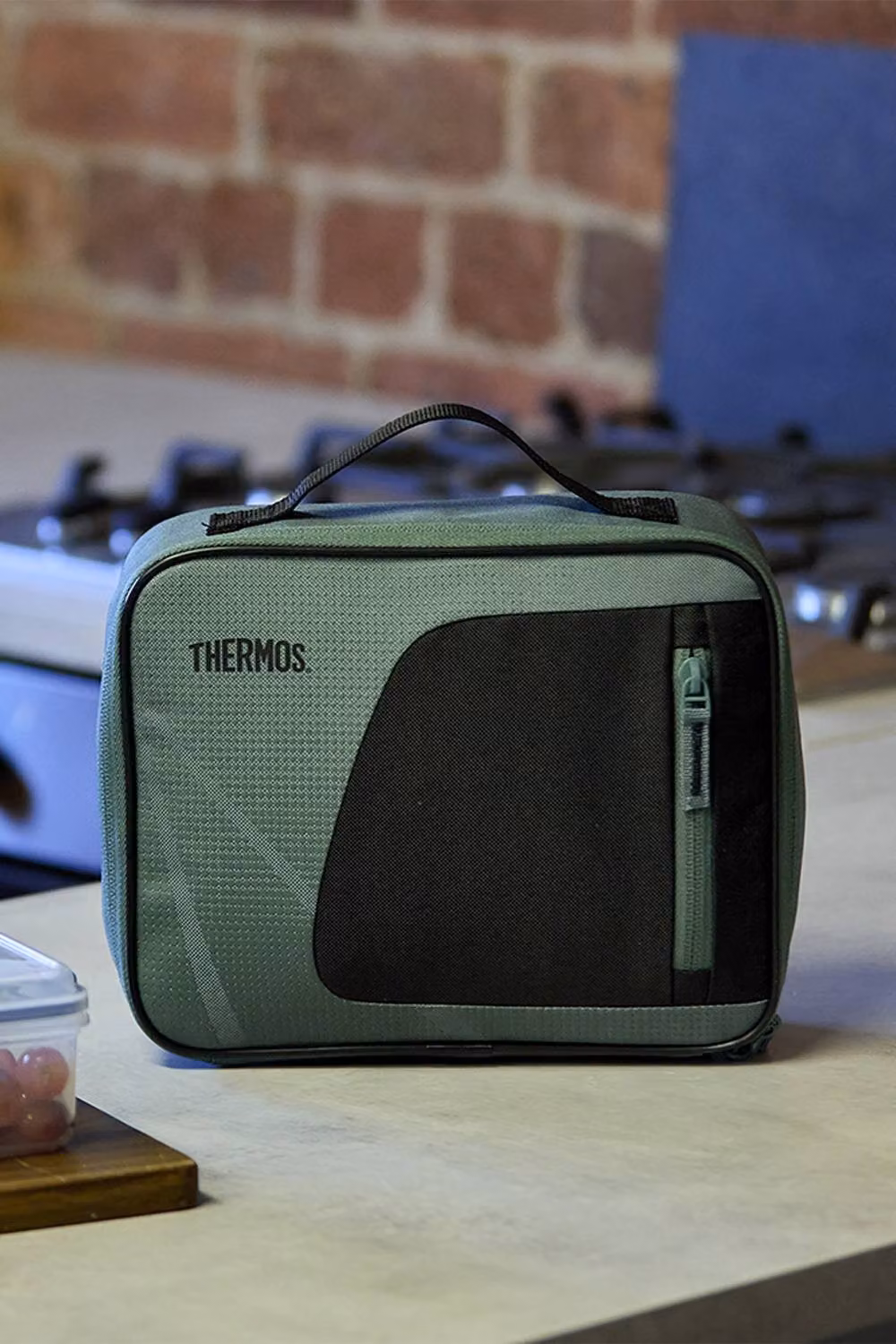 Thermos Radiance 4L Insulated Lunch Bag in Green with Leakproof Lining and Clip Closure – 3