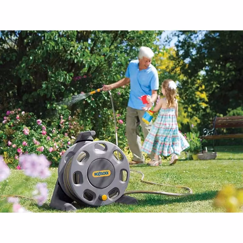 Hozelock Freestanding Compact Manual Hose Reel in Grey and Multicolour – 2