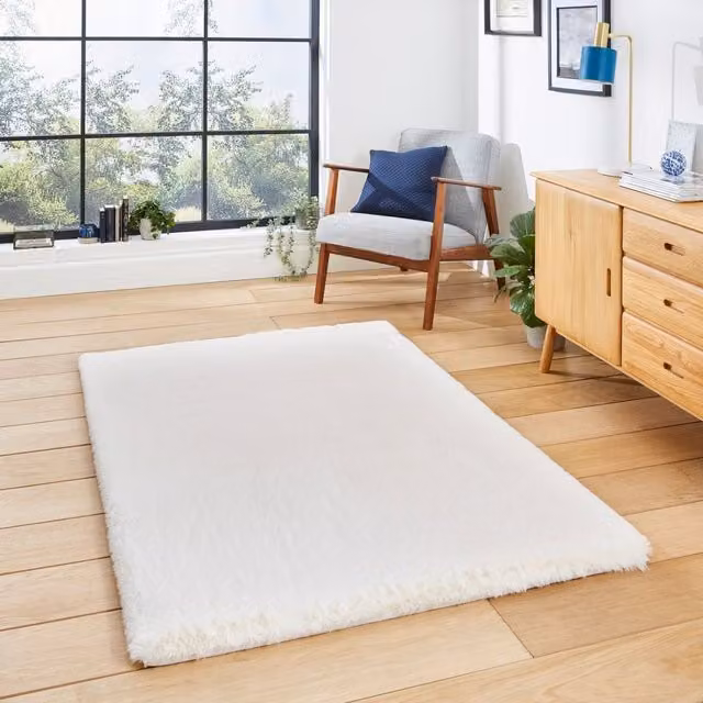 The Rug Shop UK Modern Shaggy Easy Care Area Rug in White, W: 150 cm, L: 230 cm – 1