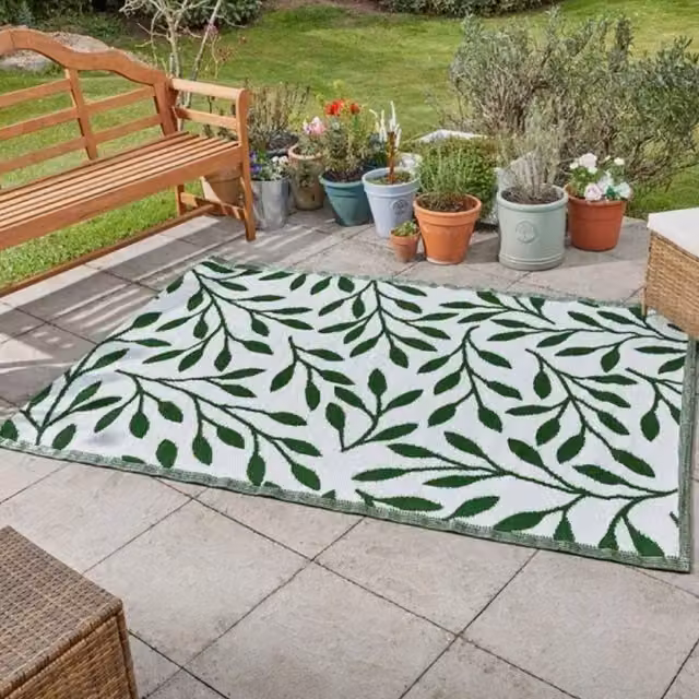 Garden Mile Large Rectangular Outdoor Rug in Green and White Floral Design