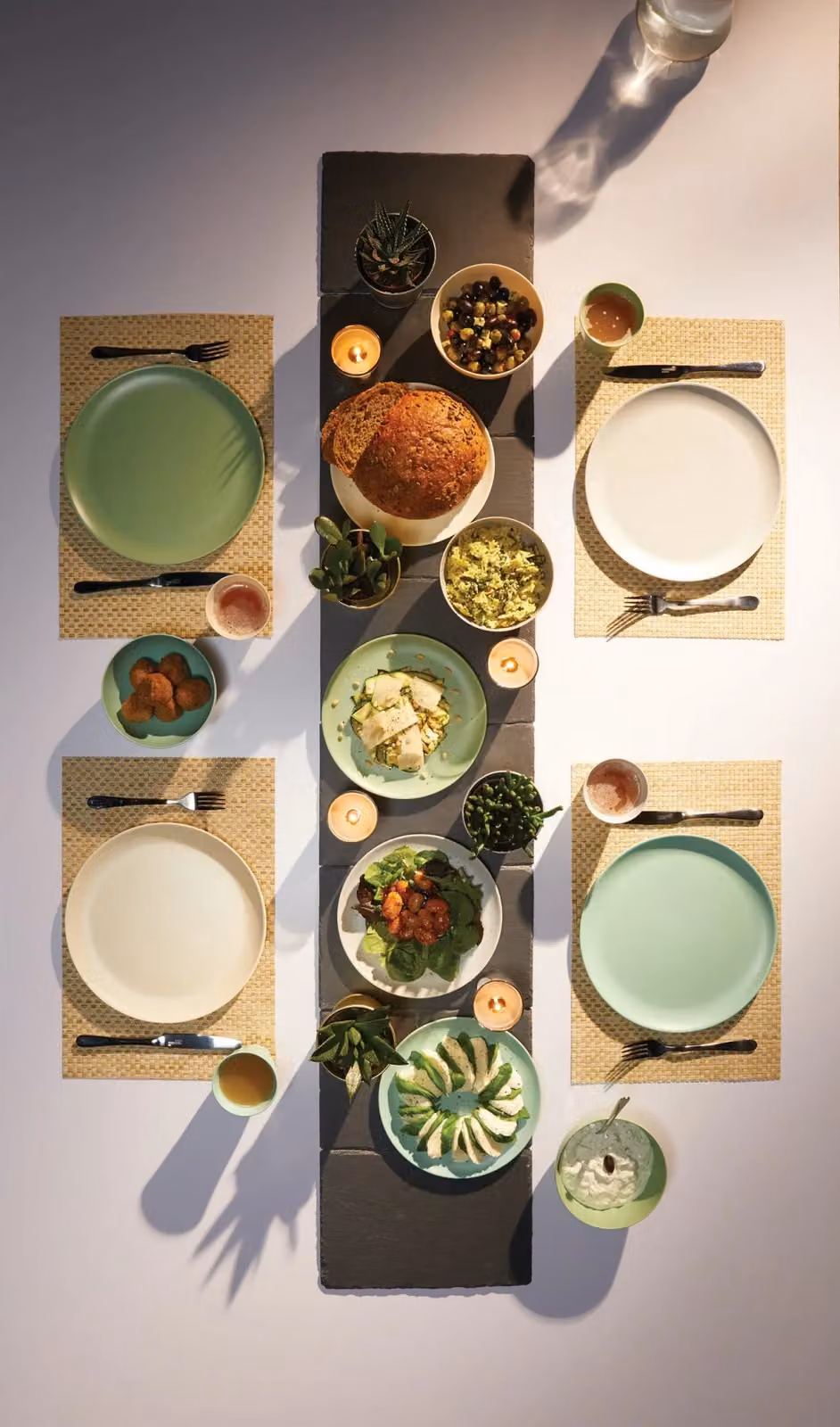 Colourworks Classics Melamine Dinner Plates, 28 cm, White, Green, Blue or Grey – 2
