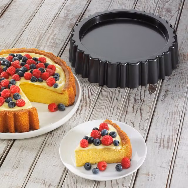 Chicago Metallic Non-Stick Round Mary Ann Cake Tin, Grey, Diameter: 27 cm