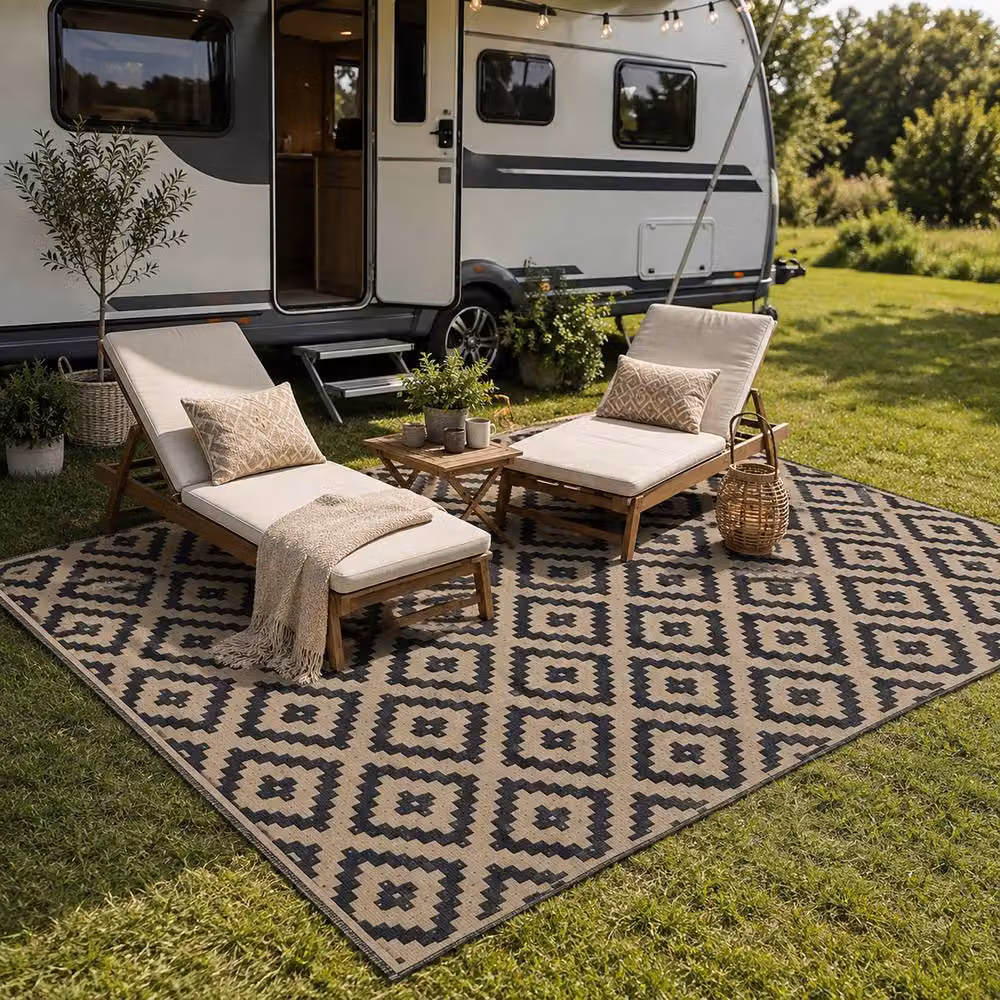 Simpa Geometric Outdoor Reversible UV Resistant Woven Rug in Black, W: 90 cm, L: 180 cm – 3