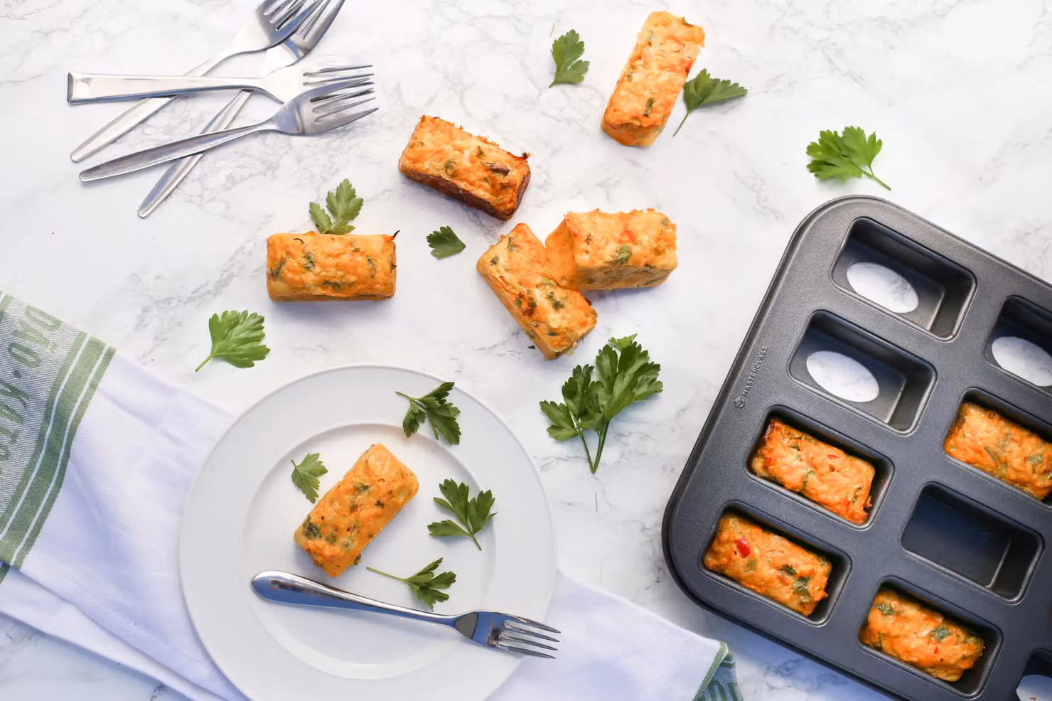 MasterClass Non-Stick Twelve Hole Mini Loaf Tin, Black – 2