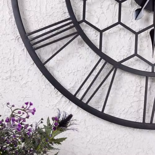 CHARLES BENTLEY Stanwick Round Metal Wall Clock in Black, Silent Quartz Analog Design with Roman Numerals, W/D/H: 90 x 90 x 4.5 cm – 3
