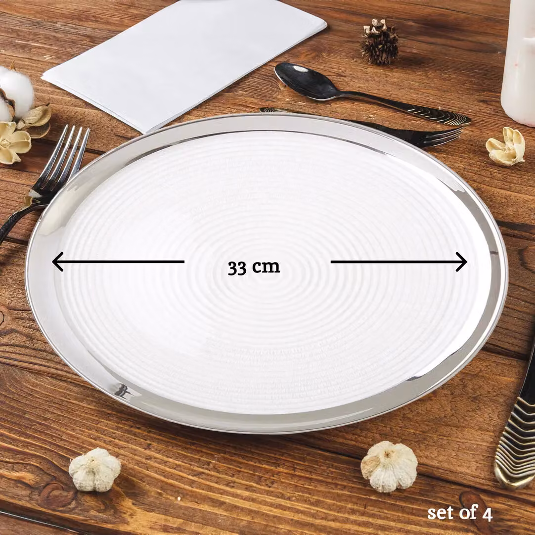 Orsina Ida Set of Four Silver Embossed Geometric Glass Coupe Charger Plates, Diameter: 32 cm – 2
