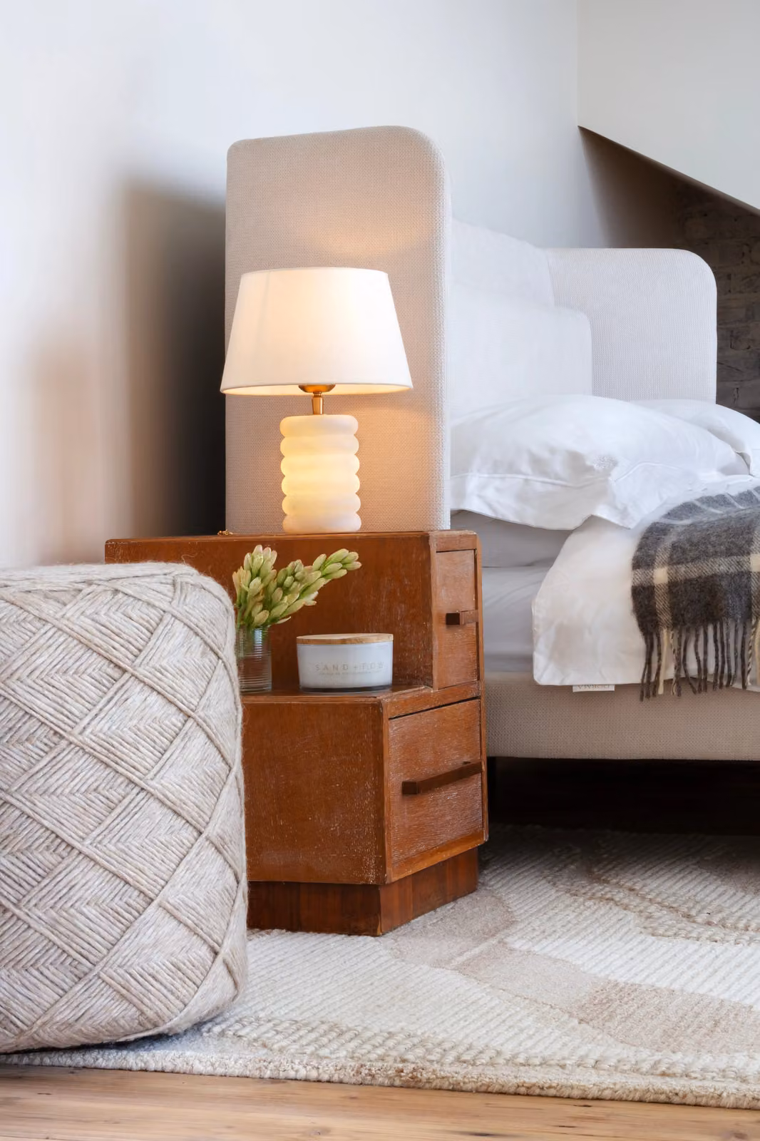 Industville Alabaster Stone Dual Lit Table Lamp in Natural and Gold/Brass – 2