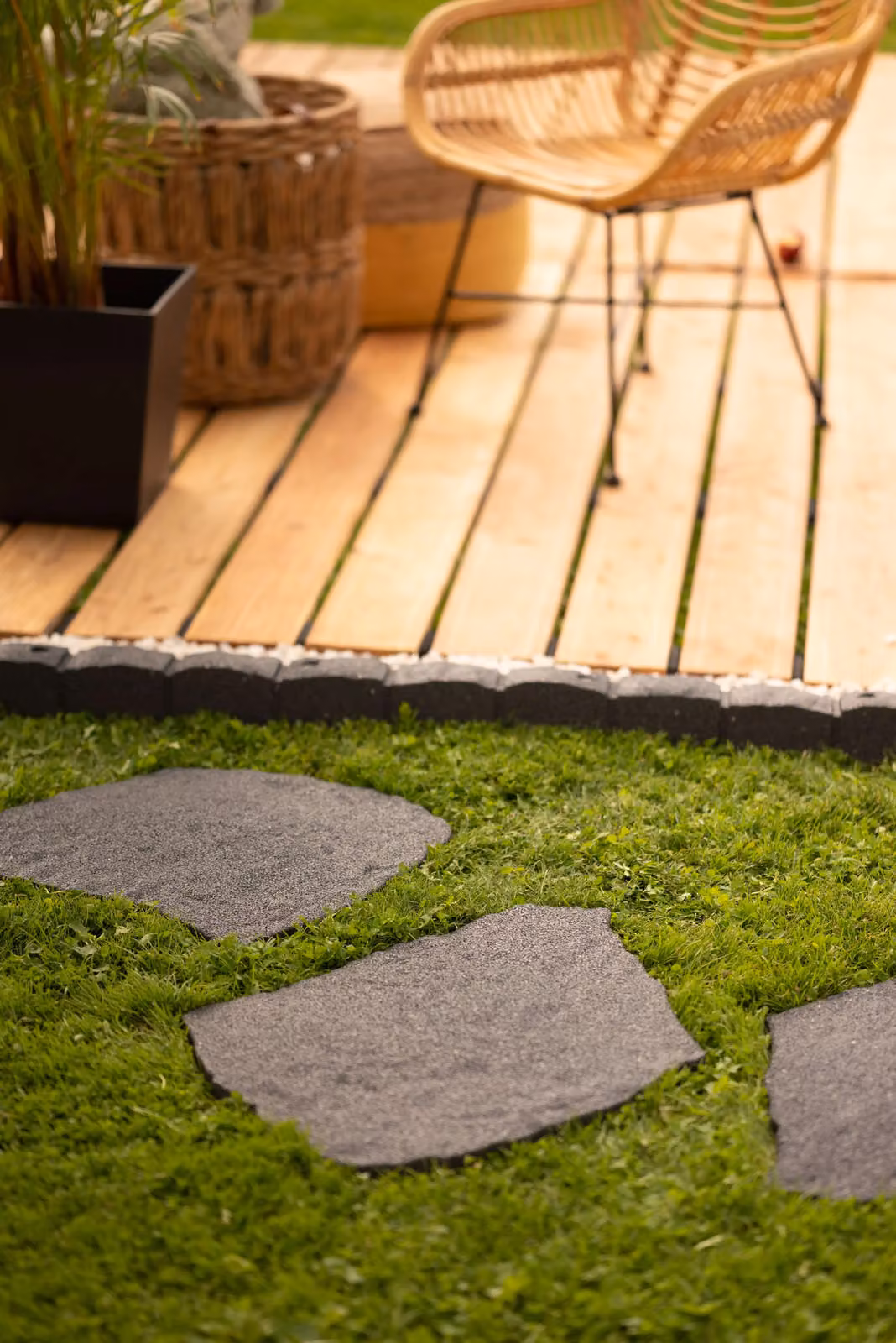 Nicoman Grey Recycled Rubber Natural Stone Effect Garden Stepping Stone – 3