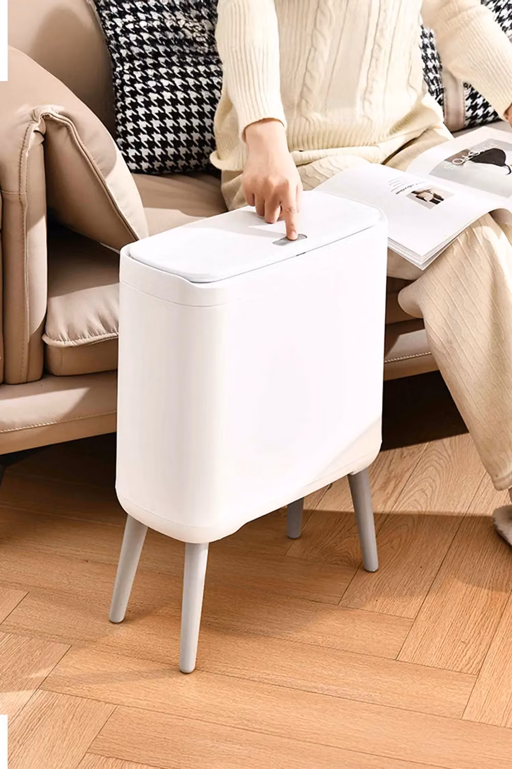 Living and Home White Pedal Foot Rubbish Bin with Ventilated Lid and Removable Inner Bucket – 4