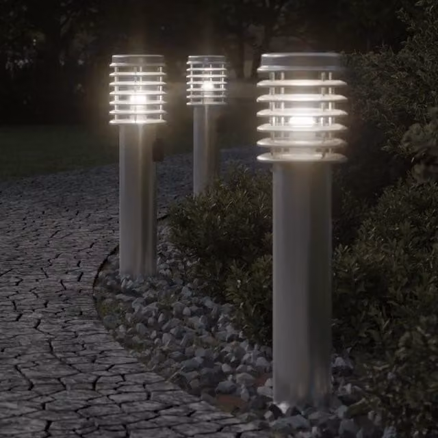 Berkfield Home Silver Stainless Steel Outdoor Floor Lamp with Outlet, Height: 60 cm