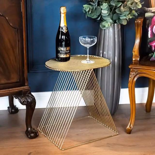 Madison & Mayfair Art Deco Style Geometric Metal Wire Table in Gold, W/D/H: 40.0 x 33.0 x 44.5 cm