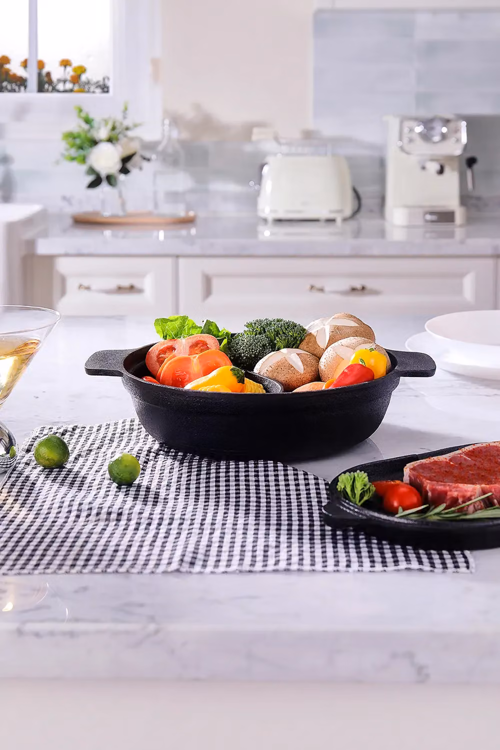 Living and Home Black Cast Iron 2-Compartment Divided Hot Pot Cookware, Diameter: 31 cm – 4
