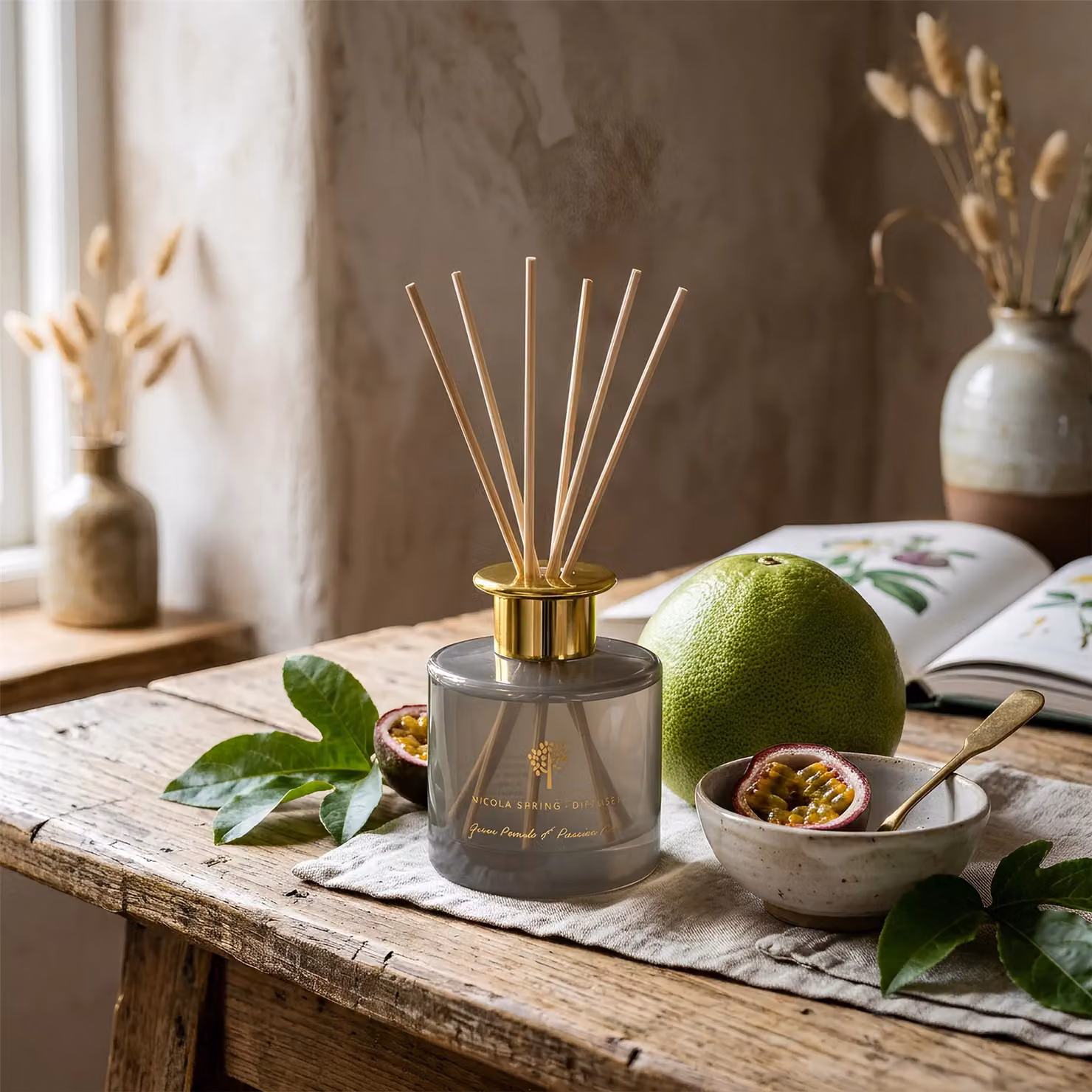 Nicola Spring Pomelo & Passion Fruit Scented Candle and Reed Diffuser Set in Grey – 6