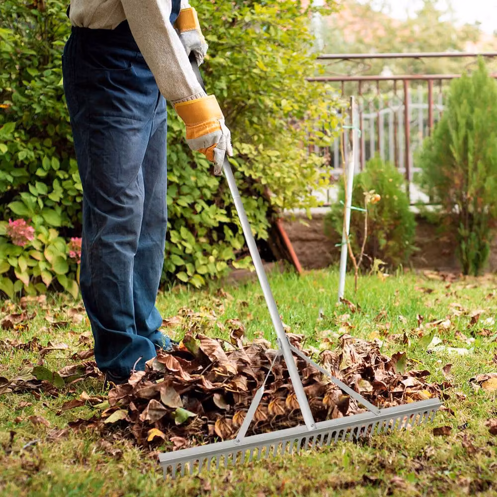 Costway Heavy-Duty Aluminium Landscape Rake with 36 Tines in Silver – 3