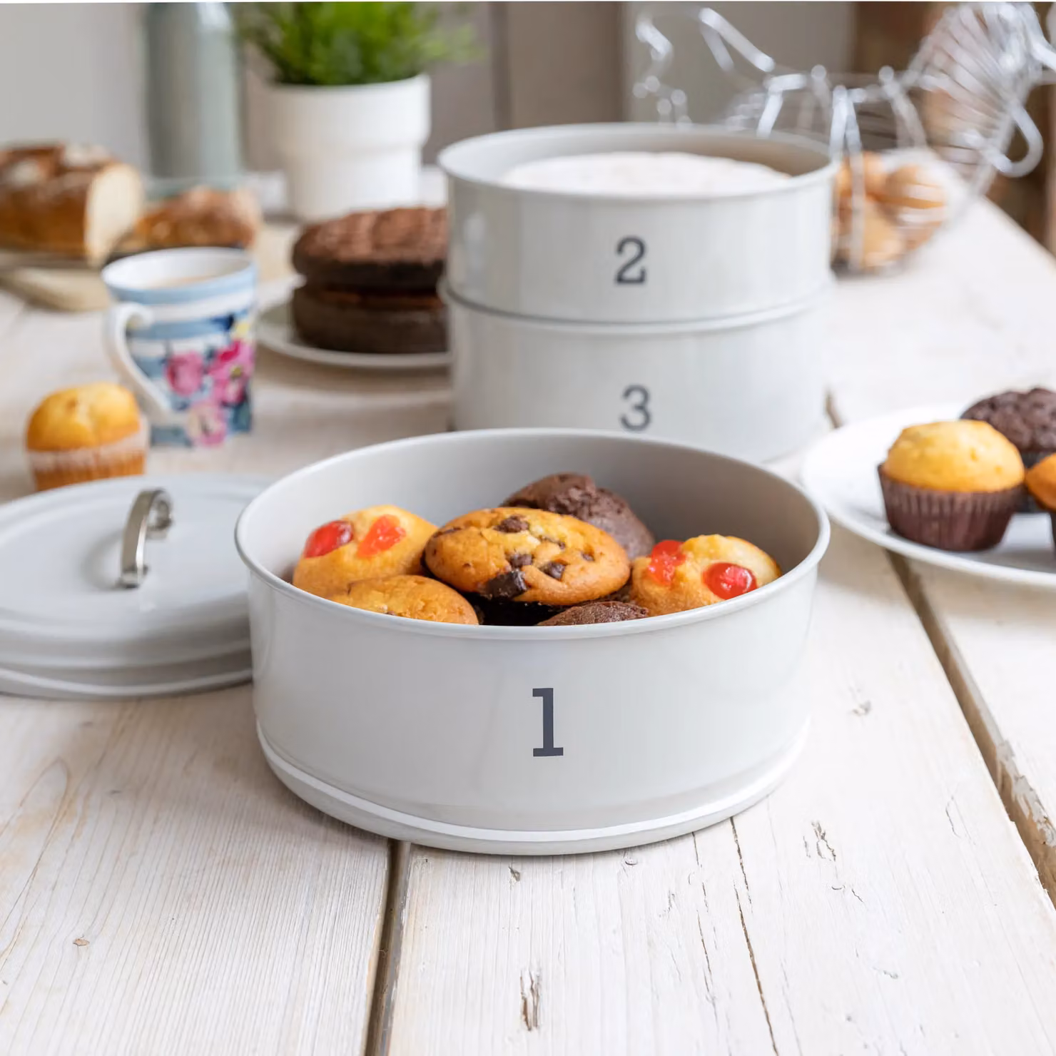 KitchenCraft Living Nostalgia 3-Tier Metal Cake Storage Tin Set, Grey – 4