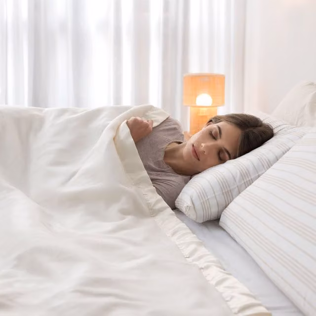 Dreamland Overblanket Double in White, W 140 cm x L 200 cm