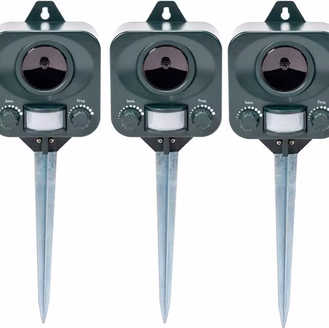 PestBye Battery Powered Ultrasonic Cat Repeller with Ground Stake, Green