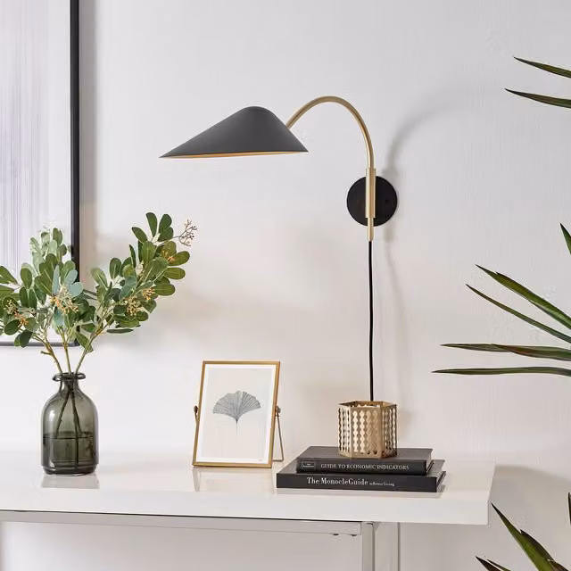 FurnitureboxUK Poppy Wall Lamp with Matte Black Shade and Brushed Brass Finish