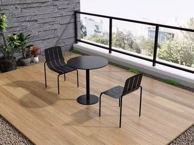 Vente-unique BALVORA Set of 2 Stackable Metal Garden Chairs in Black
