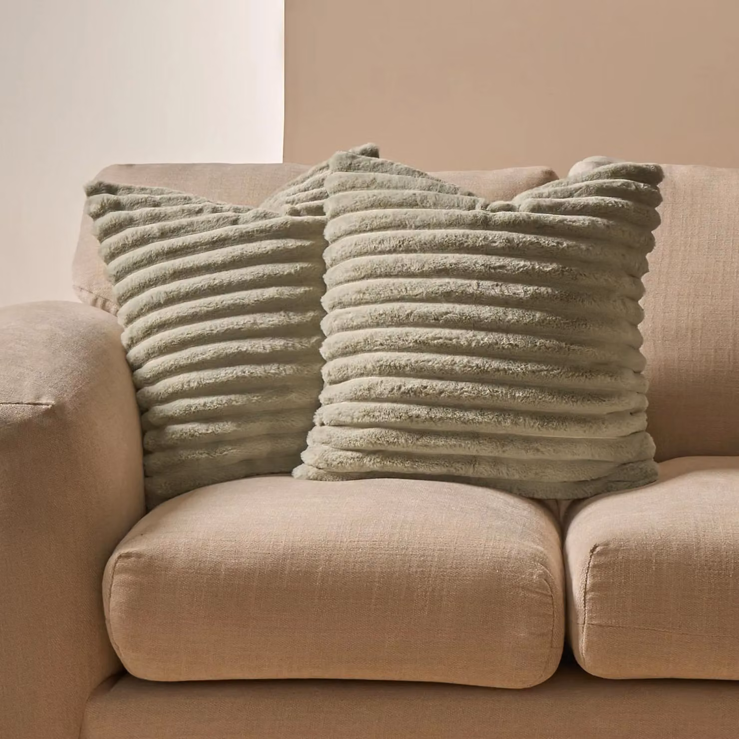 OHS Green Faux Fur Thick Ribbed Cushion Covers, 4 Pack, W/D/H: 45 x 45 x 45 cm – 2
