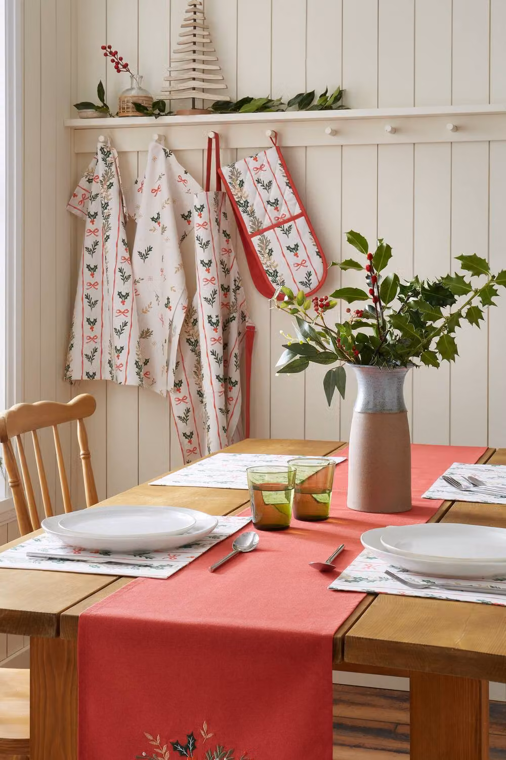 Catherine Lansfield Christmas Holly Stripe Cotton Dining Placemats, 4 Pack, White – 2