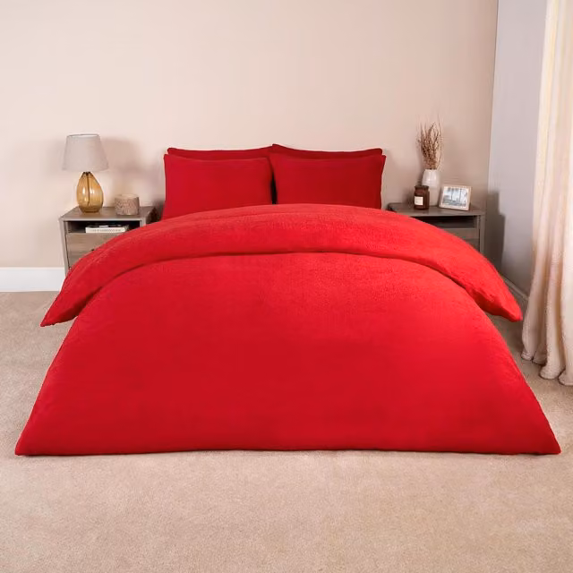 Brentfords Red Plain Teddy Fleece Duvet Cover and Pillowcase Set, W: 180 cm, L: 200 cm