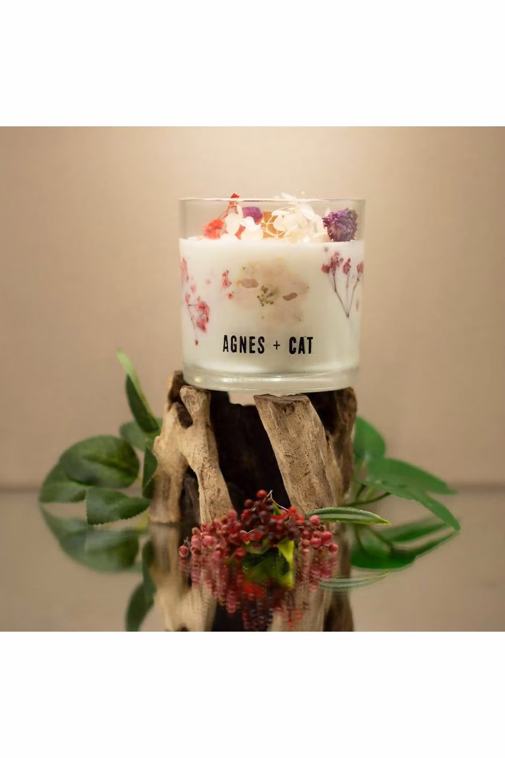 KDMD Agnes & Cat Botanical Soy Wax Candle Roses of Sawrey in White – 2