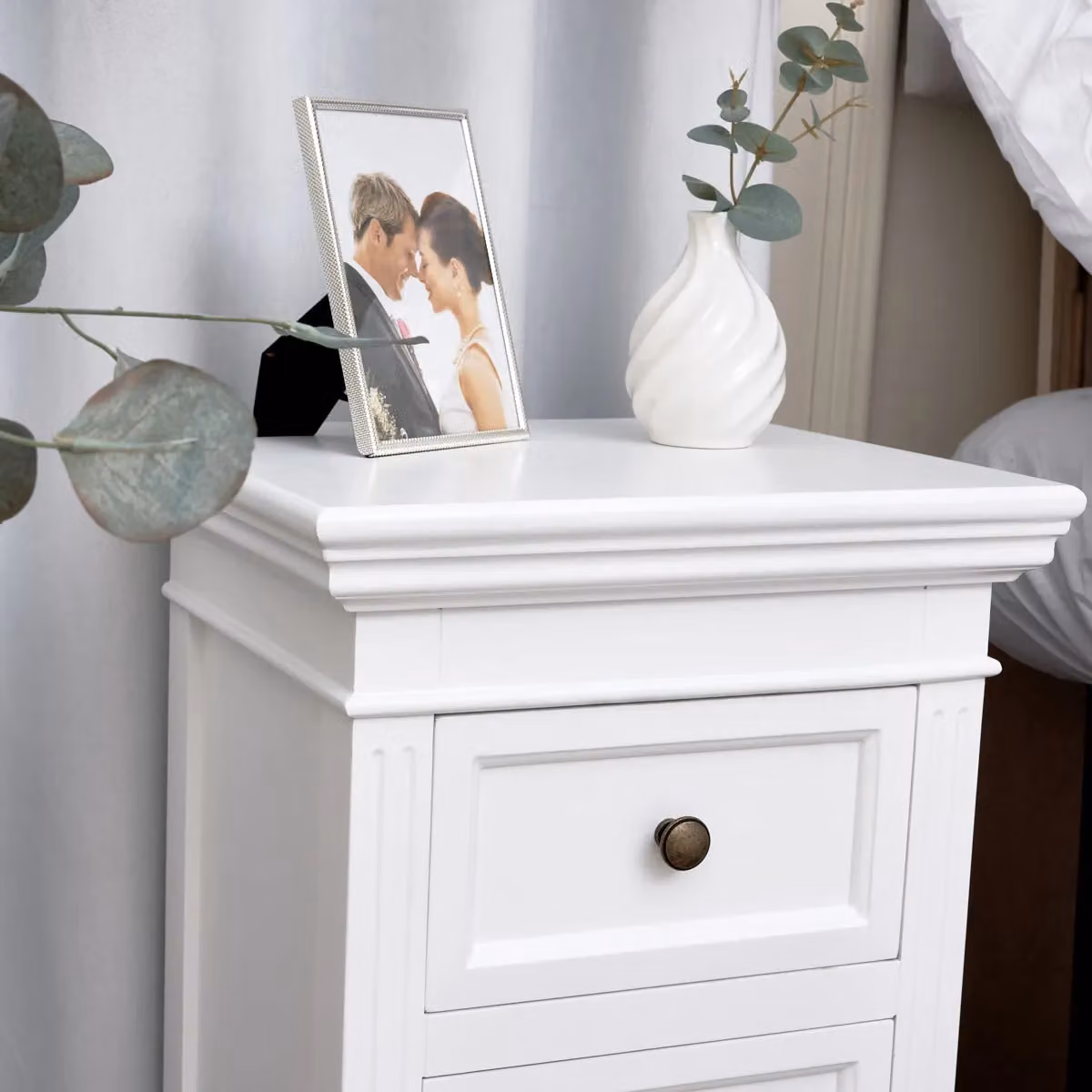 Melody Maison Daventry White Two Drawer Bedside Table – 2