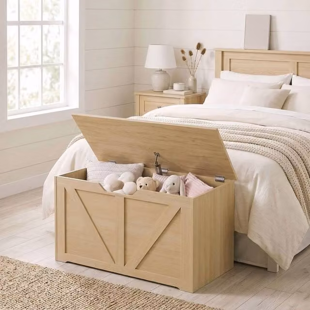 HOMCOM Rustic Storage Trunk for your Living Room in Natural Wood with Soft-Close Safety Hinge