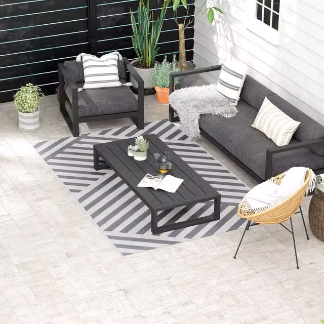 Outsunny Reversible Striped Outdoor RV Rug in Grey