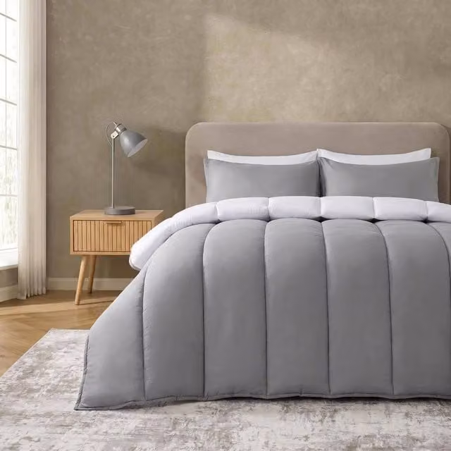 OHS Reversible 10.5 Tog Microfibre Coverless Duvet with Pillowcases in Grey, King Size – 1