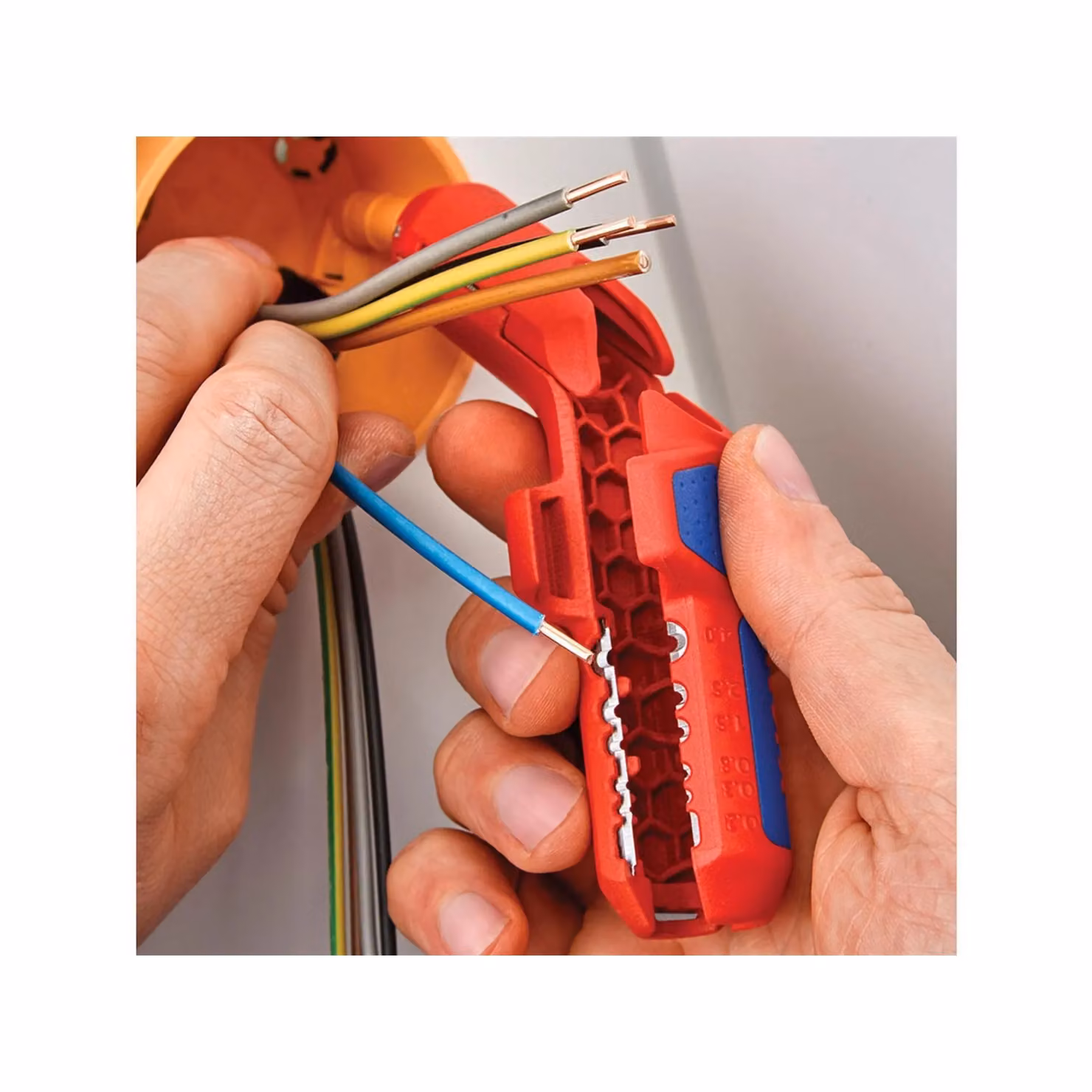Knipex Ergostrip Universal Stripping Tool in Red and Multicolour – 2