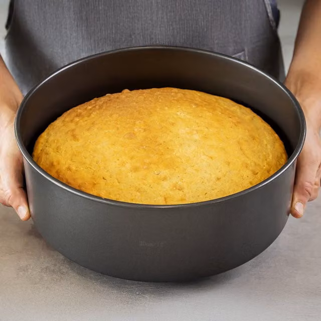 MasterClass Non-Stick Loose Base Round Tart Tin, Grey, Diameter: 30 cm