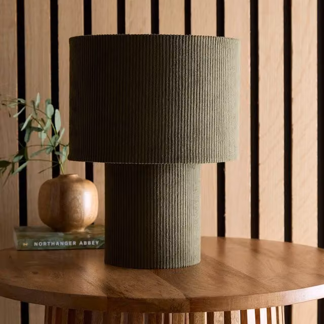K LIVING Tokyo Green Velvet Stripe Table Lamp in Dark Green, H 30 cm x W 23 cm x D 23 cm