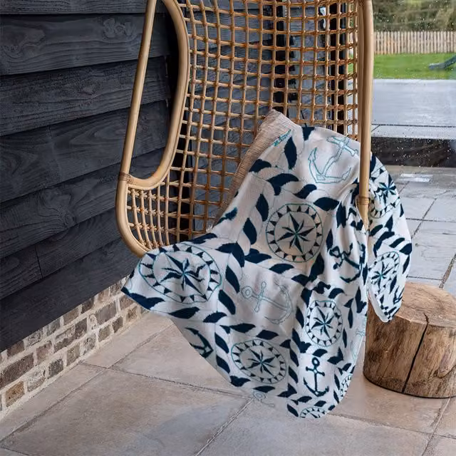 Benjamin Tate Design Maritime Fleece Blanket in Blue and Sand, W/D/H: 120 x 150 cm – 1