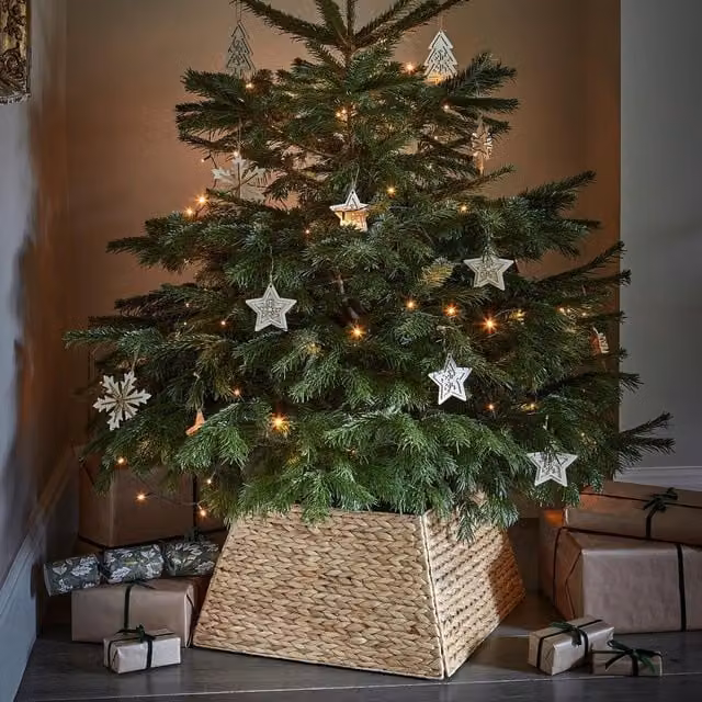 Ivyline Water Hyacinth Foldable Square Christmas Tree Skirt in Beige, W60cm x H26cm